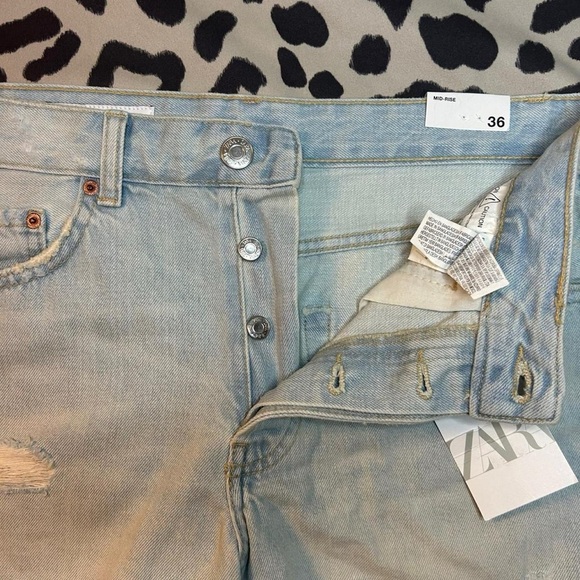 NWT Zara Boyfriend Bermuda Cutoff Shorts – Size 4 | Light Wash, High Rise - Picture 9 of 11